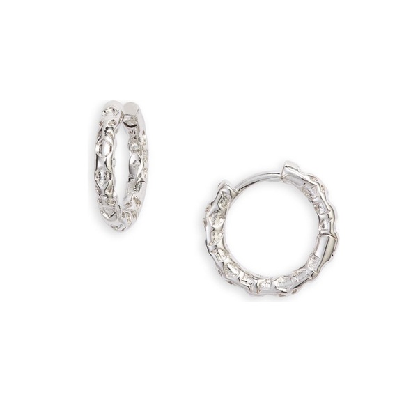 Kendra Scott Jewelry - Kendra Scott Maggie Huggie Earrings in Silver Filigree